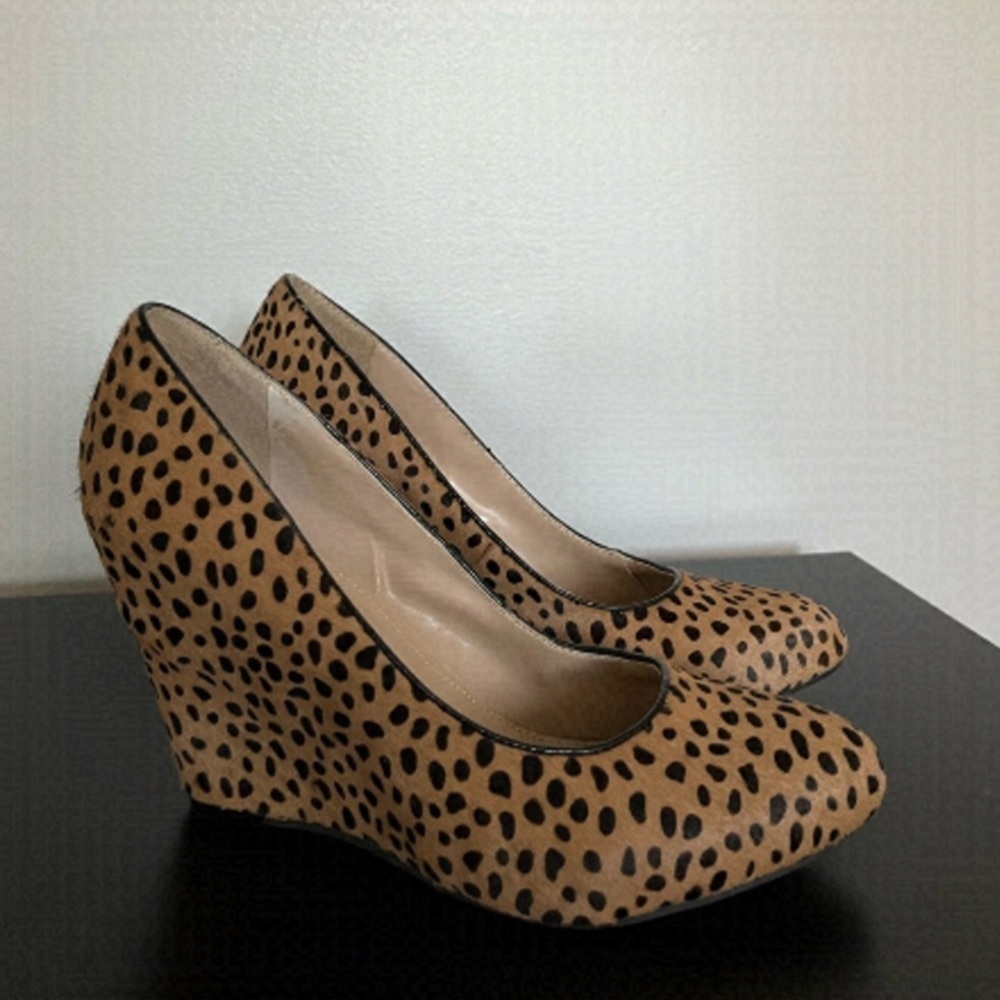 Banana Republic Leather Fur Cheetah Print Wedge Shoes, Size 8.5.
